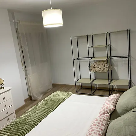 Piso Completo, Muy Cerca De La Playa De *
