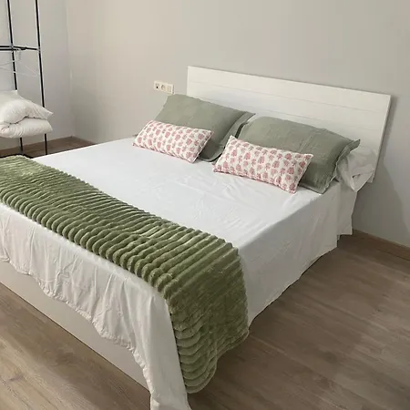 Piso Completo, Muy Cerca De La Playa De *